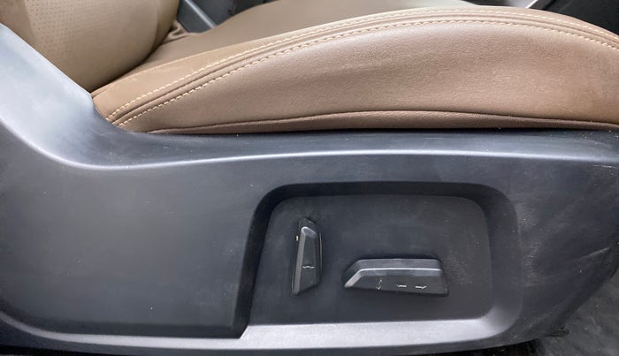 2021 Tata Harrier XZ PLUS 2.0L DUAL TONE, Diesel, Manual, 13,878 km, Driver Side Adjustment Panel