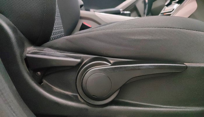 2019 Tata NEXON XZA PLUS PETROL DUAL TONE, Petrol, Automatic, 13,205 km, Driver Side Adjustment Panel