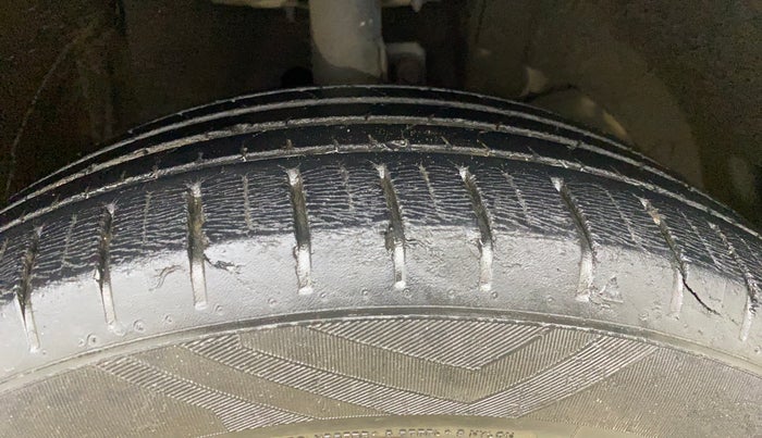 2018 Maruti Baleno ZETA PETROL 1.2, Petrol, Manual, 71,268 km, Right Front Tyre Tread