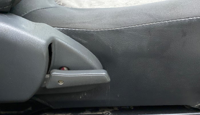 2017 Maruti Alto 800 LXI, Petrol, Manual, 37,164 km, Driver Side Adjustment Panel