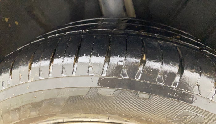 2015 Volkswagen Jetta HIGHLINE TDI, Diesel, Manual, 81,441 km, Left Rear Tyre Tread