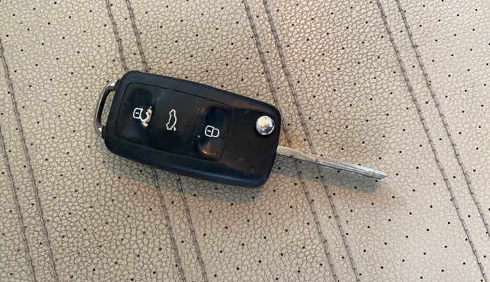 2015 Volkswagen Jetta HIGHLINE TDI, Diesel, Manual, 81,441 km, Key Close Up