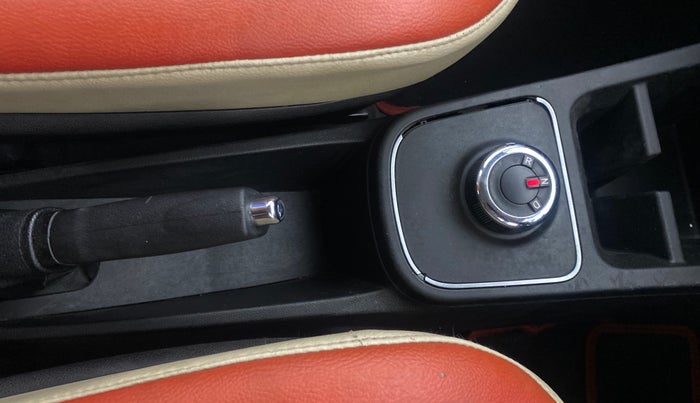 2020 Renault Kwid RXT 1.0 AMT, Petrol, Automatic, 16,301 km, Gear Lever