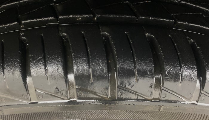 2020 Renault Kwid RXT 1.0 AMT, Petrol, Automatic, 16,301 km, Left Front Tyre Tread