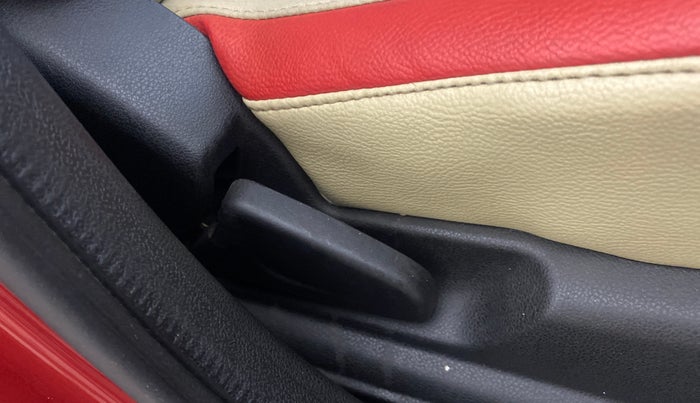 2020 Renault Kwid RXT 1.0 AMT, Petrol, Automatic, 16,301 km, Driver Side Adjustment Panel