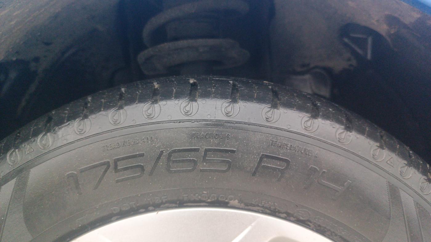2020 Tata Tiago XT RHYTHM PETROL, Petrol, Manual, 24,433 km, Right Front Tyre Tread