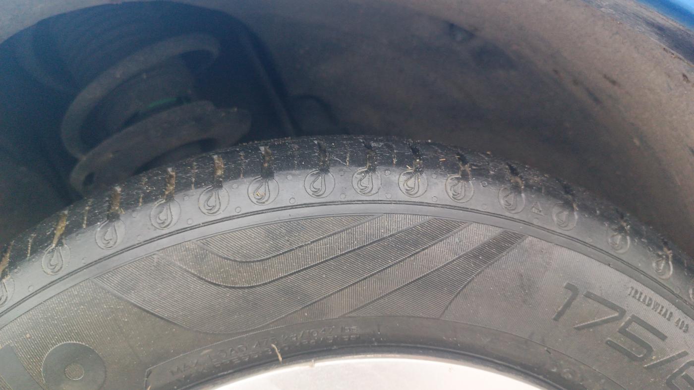 2020 Tata Tiago XT RHYTHM PETROL, Petrol, Manual, 24,433 km, Left Front Tyre Tread