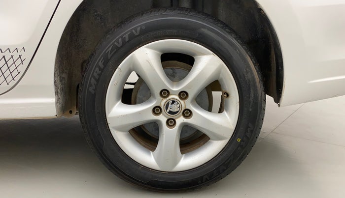 2015 Skoda Rapid 1.5 TDI AT  Ambition Plus, Diesel, Automatic, 93,424 km, Left Rear Wheel
