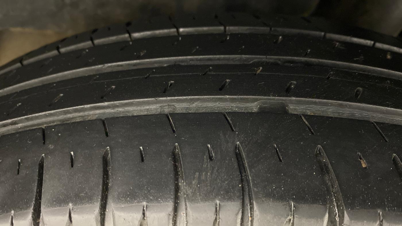 2018 Maruti Dzire VXI, Petrol, Manual, 25,101 km, Left Rear Tyre Tread