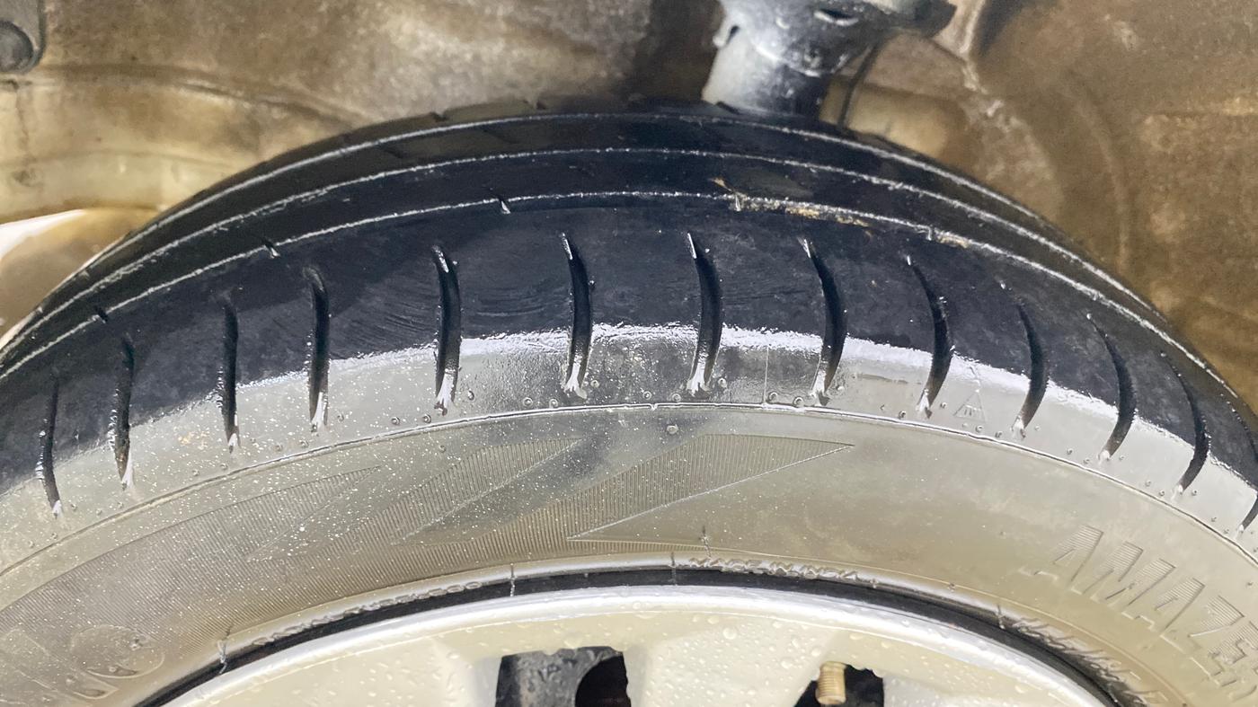 2017 Maruti Wagon R 1.0 VXI AMT, Petrol, Automatic, 63,744 km, Left Front Tyre Tread