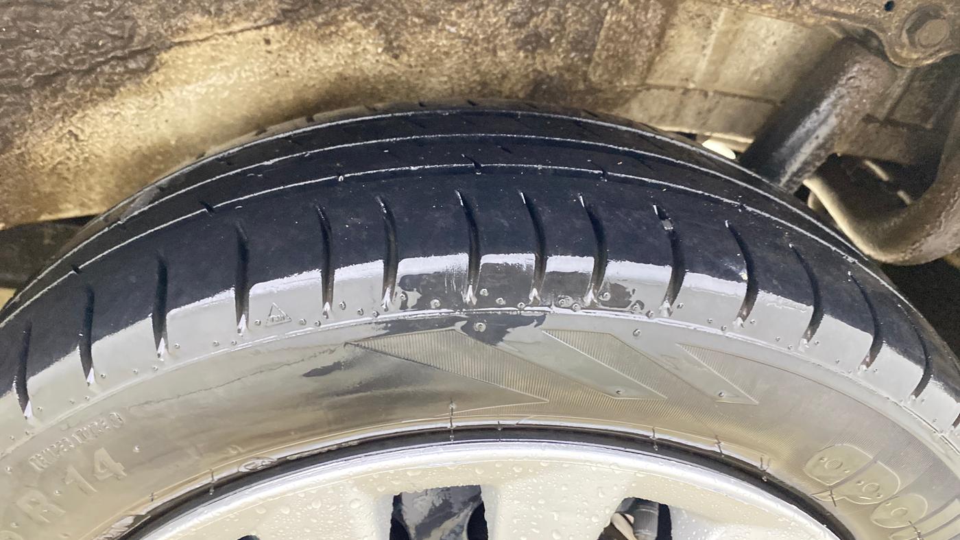 2017 Maruti Wagon R 1.0 VXI AMT, Petrol, Automatic, 63,744 km, Left Rear Tyre Tread