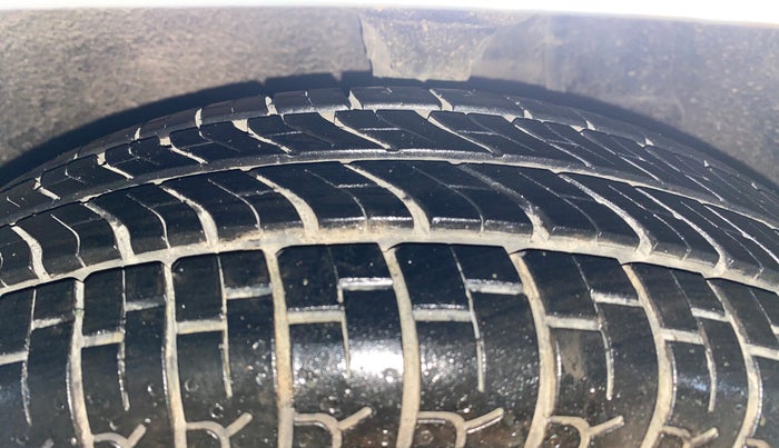 2017 Maruti Alto 800 LXI, Petrol, Manual, 41,763 km, Left Front Tyre Tread