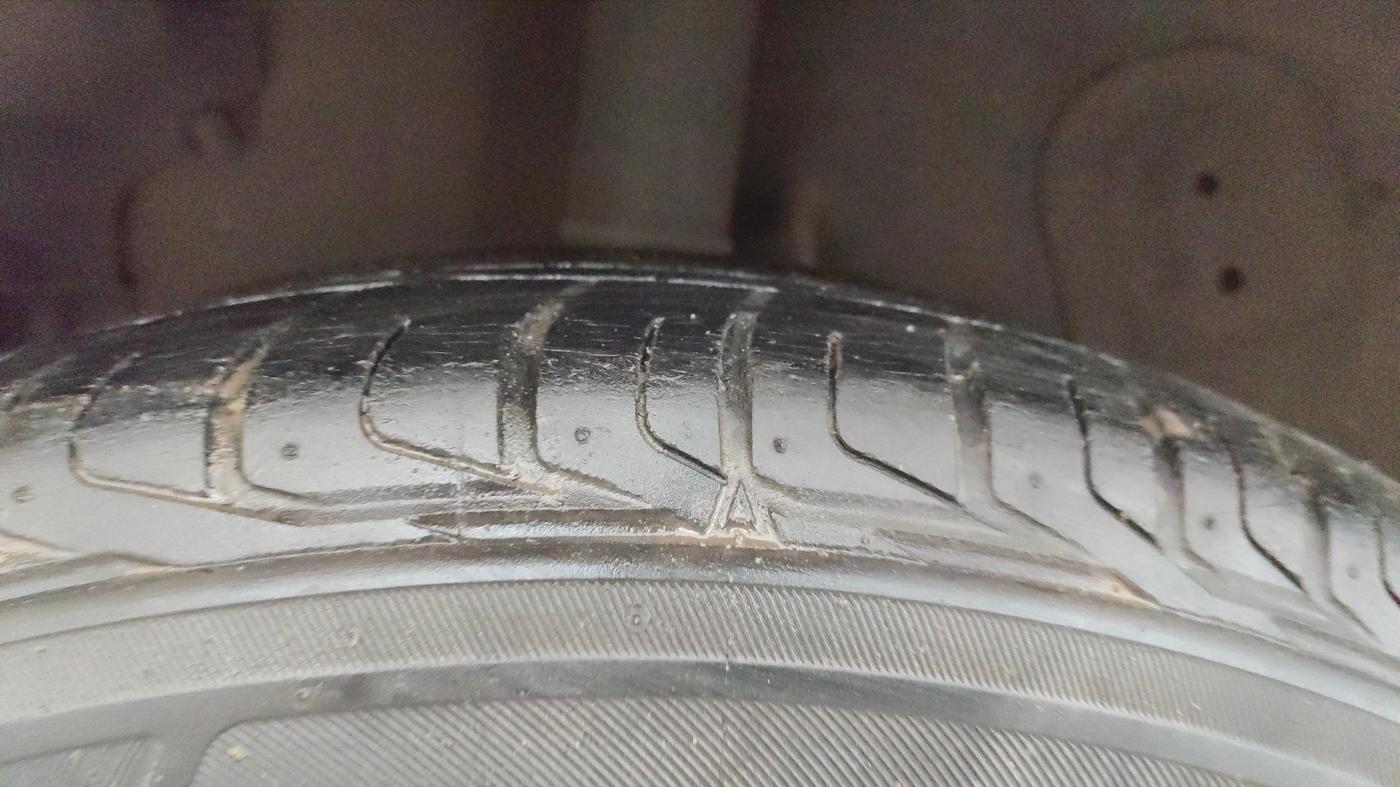 2019 Tata NEXON XZA PLUS PETROL, Petrol, Automatic, 51,589 km, Right Rear Tyre Tread