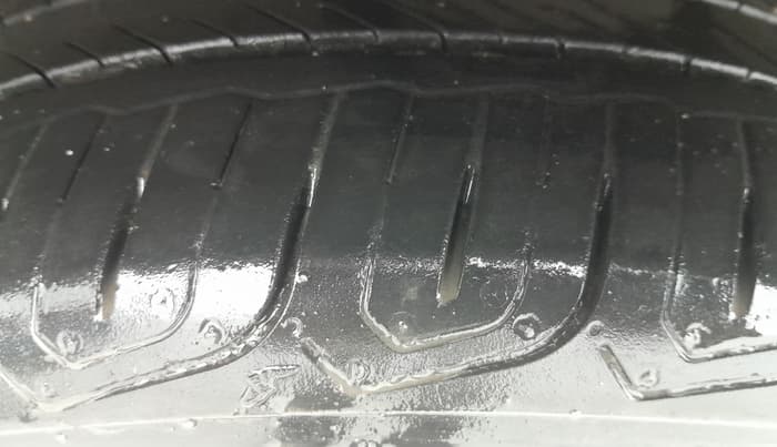 2022 Honda City 1.5L I-VTEC ZX CVT, Petrol, Automatic, 1,02,748 km, Left Front Tyre Tread