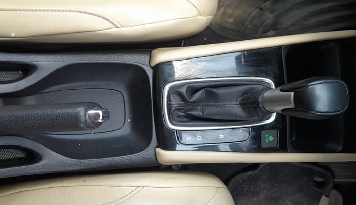 2022 Honda City 1.5L I-VTEC ZX CVT, Petrol, Automatic, 1,02,748 km, Gear Lever