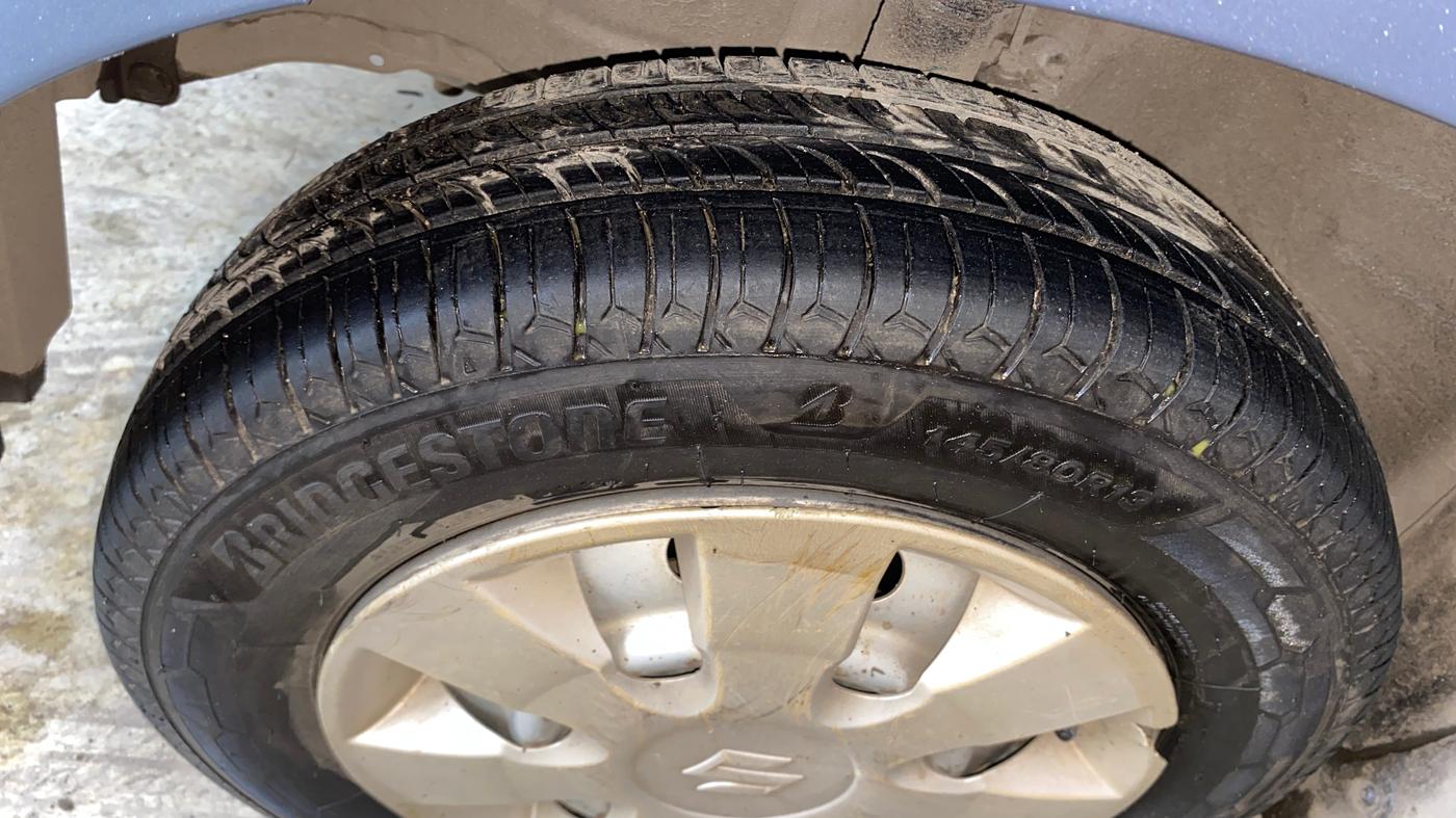 2013 Maruti Wagon R 1.0 LXI CNG, CNG, Manual, 88,276 km, Left Front Tyre Tread
