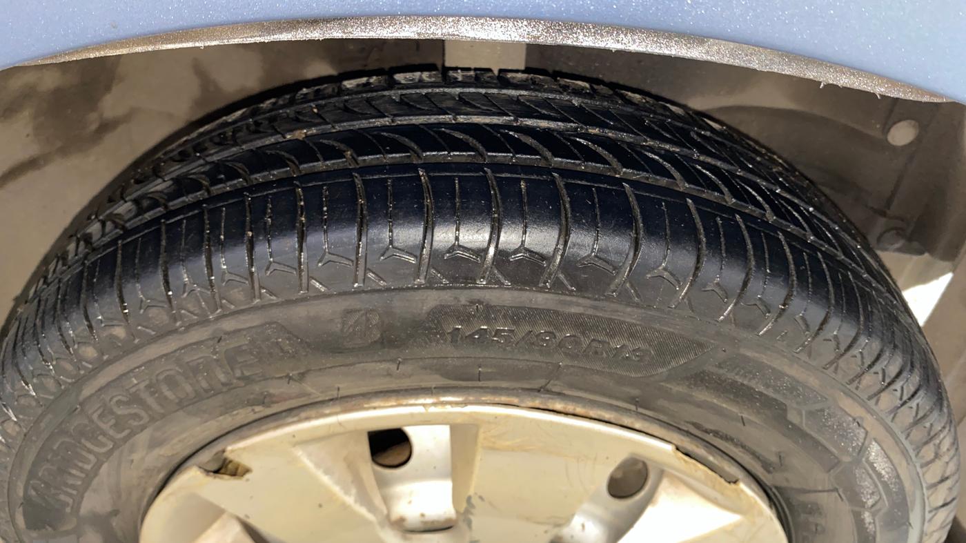 2013 Maruti Wagon R 1.0 LXI CNG, CNG, Manual, 88,276 km, Right Front Tyre Tread
