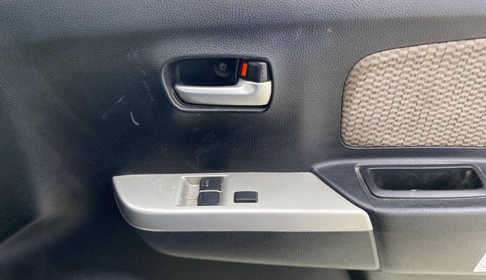 2013 Maruti Wagon R 1.0 LXI CNG, CNG, Manual, 88,207 km, Driver Side Door Panels Control