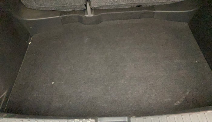 2022 Skoda KUSHAQ AMBITION 1.0L TSI AT, Petrol, Automatic, 24,579 km, Boot Inside