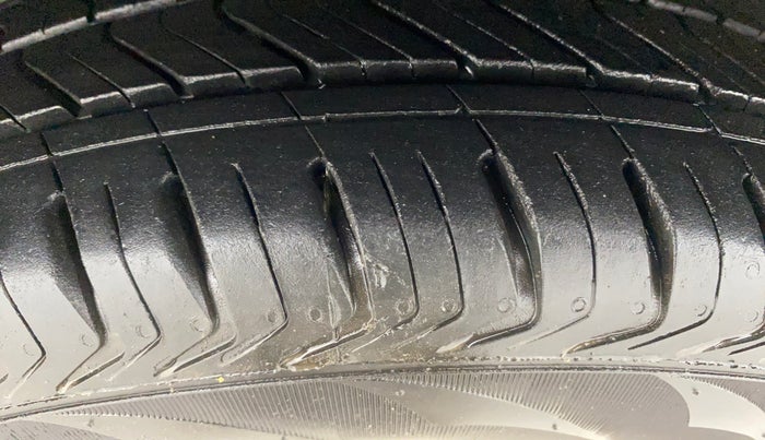 2016 Hyundai Grand i10 ASTA 1.2 KAPPA VTVT, Petrol, Manual, 35,166 km, Left Front Tyre Tread