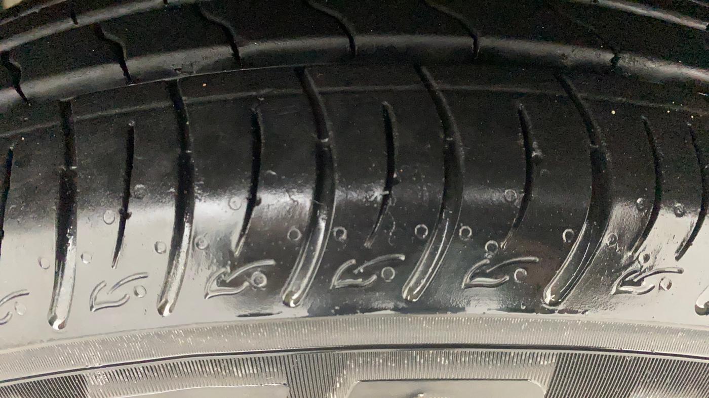 2024 Mahindra XUV 3XO AX5 1.2 L TCMPFI AT, Petrol, Automatic, 5,670 km, Left Front Tyre Tread
