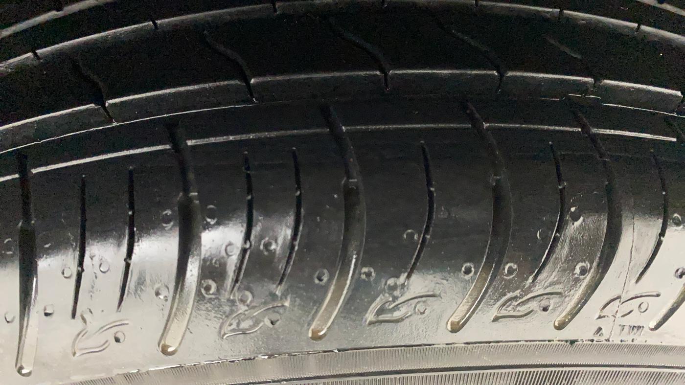 2024 Mahindra XUV 3XO AX5 1.2 L TCMPFI AT, Petrol, Automatic, 5,670 km, Left Rear Tyre Tread