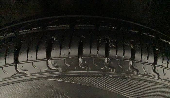 2018 Datsun Redi Go T(O) 1.0 AMT, Petrol, Automatic, 13,022 km, Right Front Tyre Tread