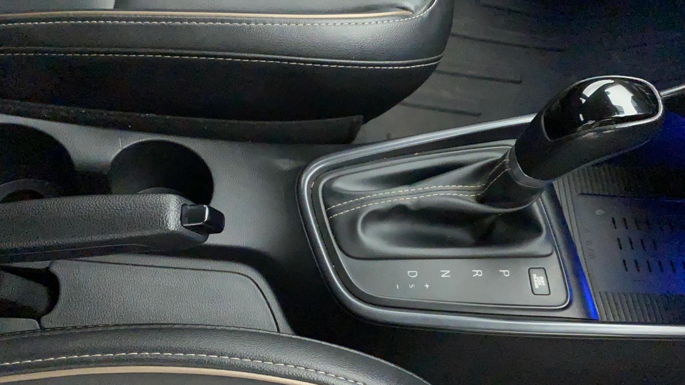 2020 Hyundai NEW I20 ASTA(O) 1.0TURBO DCT DUAL TONE, Petrol, Automatic, 33,748 km, Gear Lever