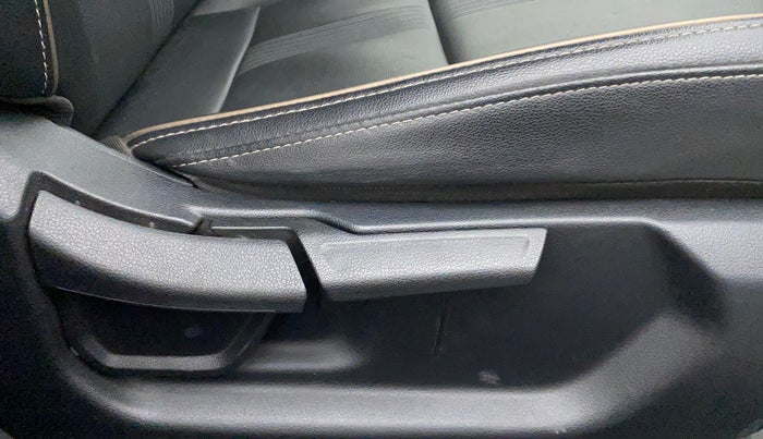 2020 Hyundai NEW I20 ASTA(O) 1.0TURBO DCT DUAL TONE, Petrol, Automatic, 33,748 km, Driver Side Adjustment Panel