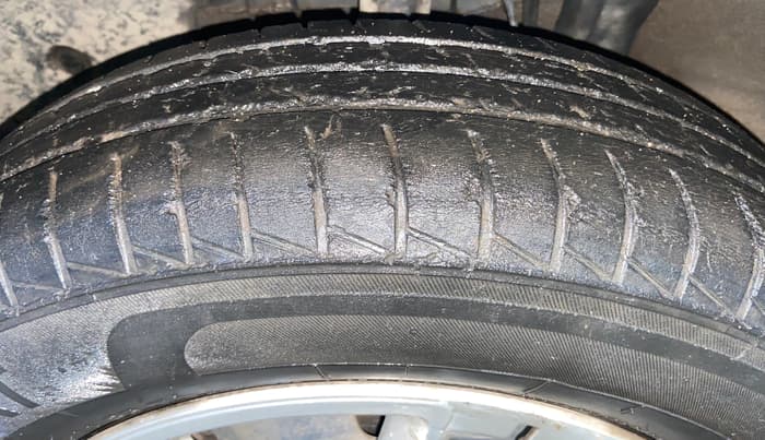 2022 Renault TRIBER RXL MT, Petrol, Manual, 50,709 km, Left Front Tyre Tread