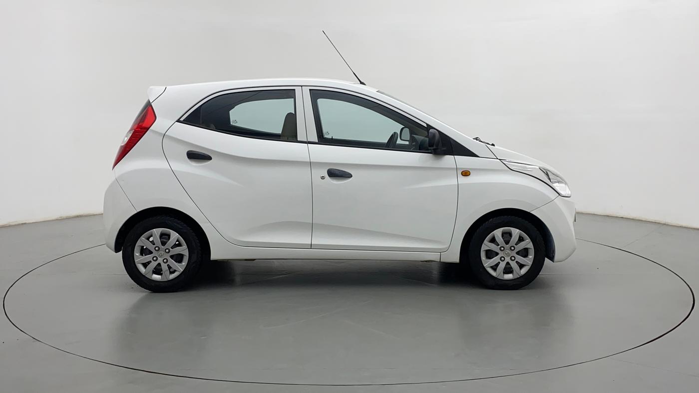 2017 Hyundai Eon MAGNA PLUS, Petrol, Manual, 25,763 km, Right Side