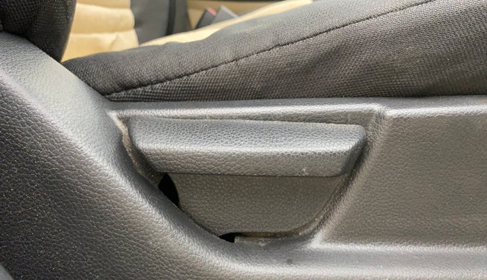 2016 Hyundai Eon MAGNA +, Petrol, Manual, 54,148 km, Driver Side Adjustment Panel