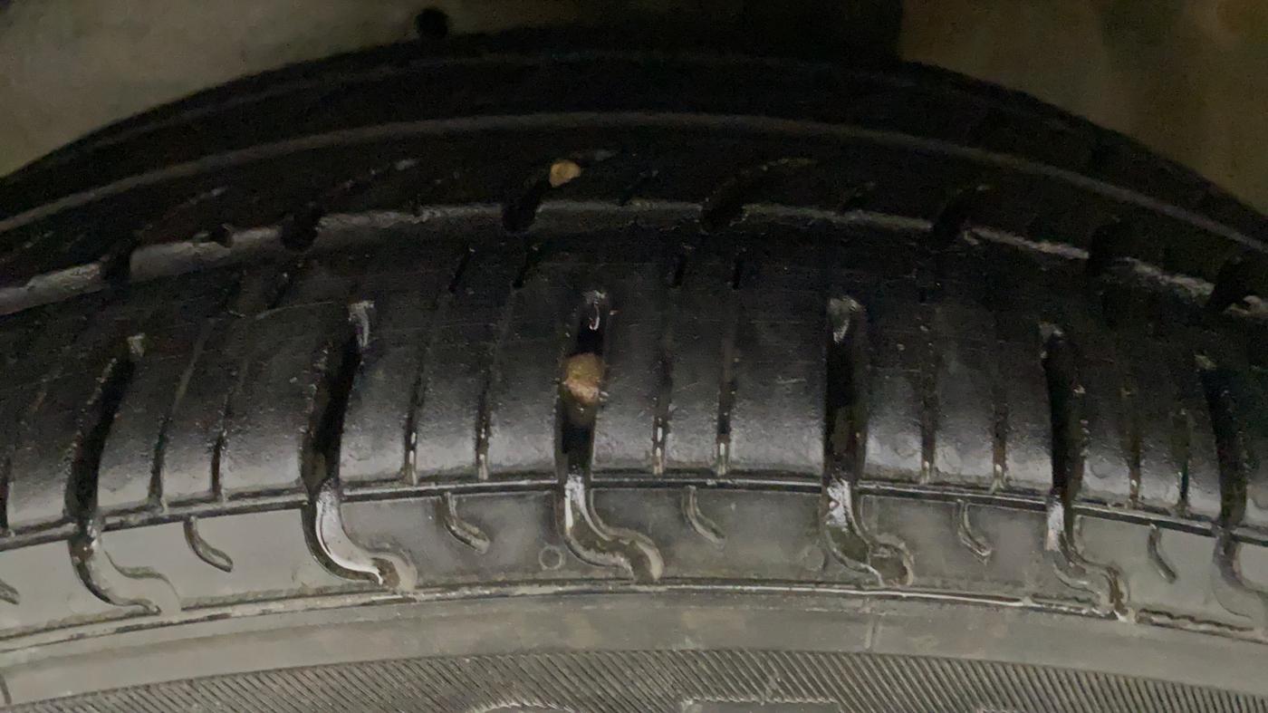 2015 Maruti Celerio VXI CNG, CNG, Manual, 56,930 km, Left Front Tyre Tread