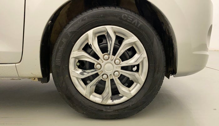 2015 Maruti Celerio VXI CNG, CNG, Manual, 56,930 km, Right Front Wheel