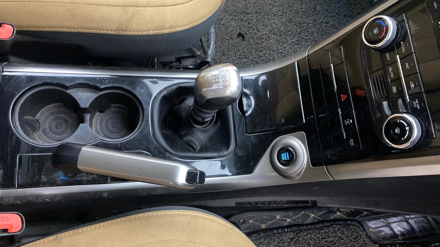 2019 Mahindra XUV500 W7, Diesel, Manual, 98,564 km, Gear Lever