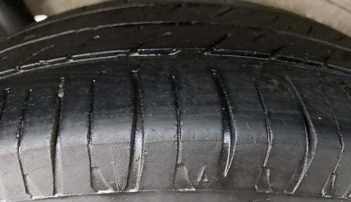 2018 Maruti Wagon R 1.0 VXI OPT, Petrol, Manual, 84,104 km, Right Rear Tyre Tread