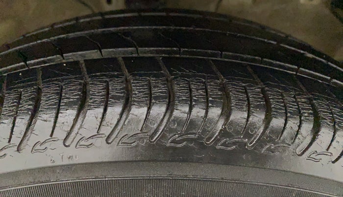 2019 Maruti S PRESSO VXI+, Petrol, Manual, 22,260 km, Right Front Tyre Tread