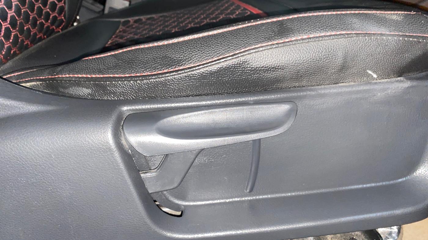 2021 Volkswagen Polo COMFORTLINE 1.0L TSI, Petrol, Manual, 17,849 km, Driver Side Adjustment Panel