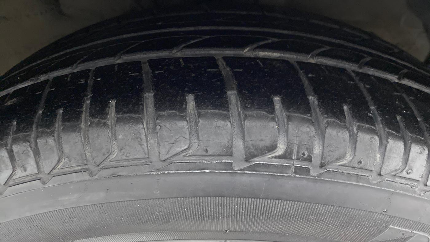 2013 Hyundai Verna FLUIDIC 1.6 SX VTVT OPT, Petrol, Manual, 36,802 km, Right Front Tyre Tread