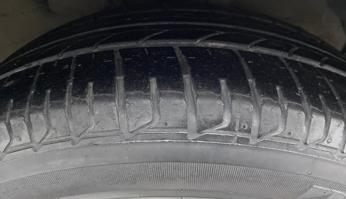 2013 Hyundai Verna FLUIDIC 1.6 SX VTVT OPT, Petrol, Manual, 36,802 km, Right Front Tyre Tread