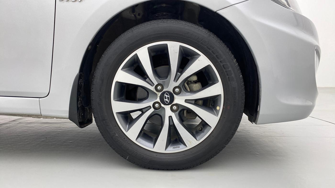 2013 Hyundai Verna FLUIDIC 1.6 SX VTVT OPT, Petrol, Manual, 36,802 km, Right Front Wheel