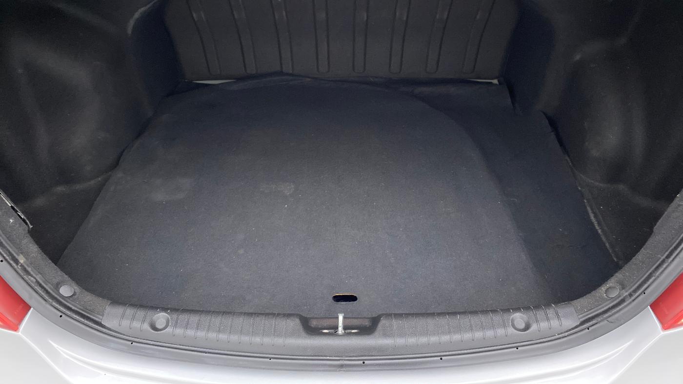 2013 Hyundai Verna FLUIDIC 1.6 SX VTVT OPT, Petrol, Manual, 36,802 km, Boot Inside