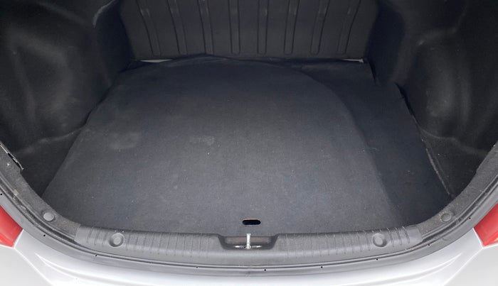2013 Hyundai Verna FLUIDIC 1.6 SX VTVT OPT, Petrol, Manual, 36,802 km, Boot Inside