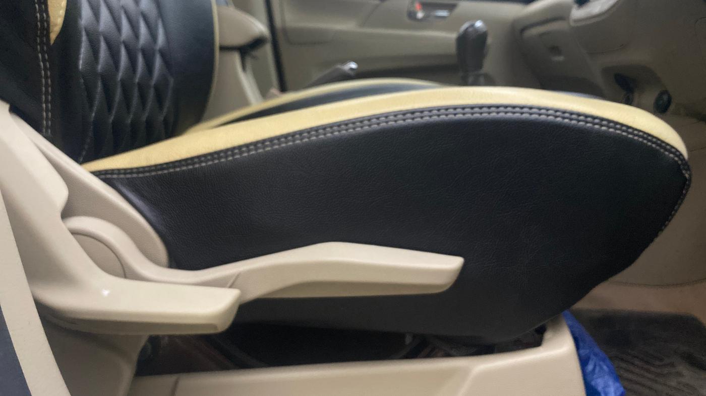 2024 Maruti Ertiga ZXI+ SHVS, Petrol, Manual, 64,630 km, Driver Side Adjustment Panel