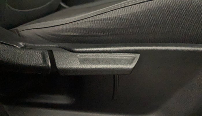 2022 KIA SELTOS HTK 1.5 PETROL, Petrol, Manual, 38,584 km, Driver Side Adjustment Panel
