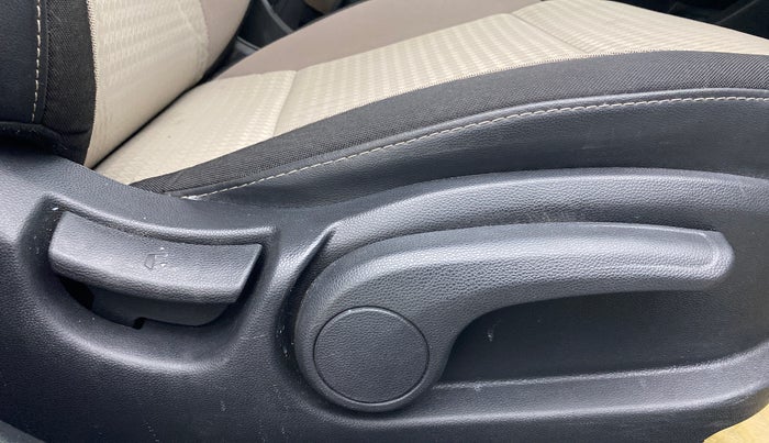 2019 Hyundai Elite i20 SPORTZ PLUS 1.4 CRDI, Diesel, Manual, 39,131 km, Driver Side Adjustment Panel