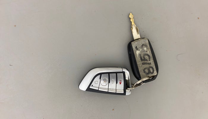 2018 Renault Kwid RXL, Petrol, Manual, 38,719 km, Key Close Up