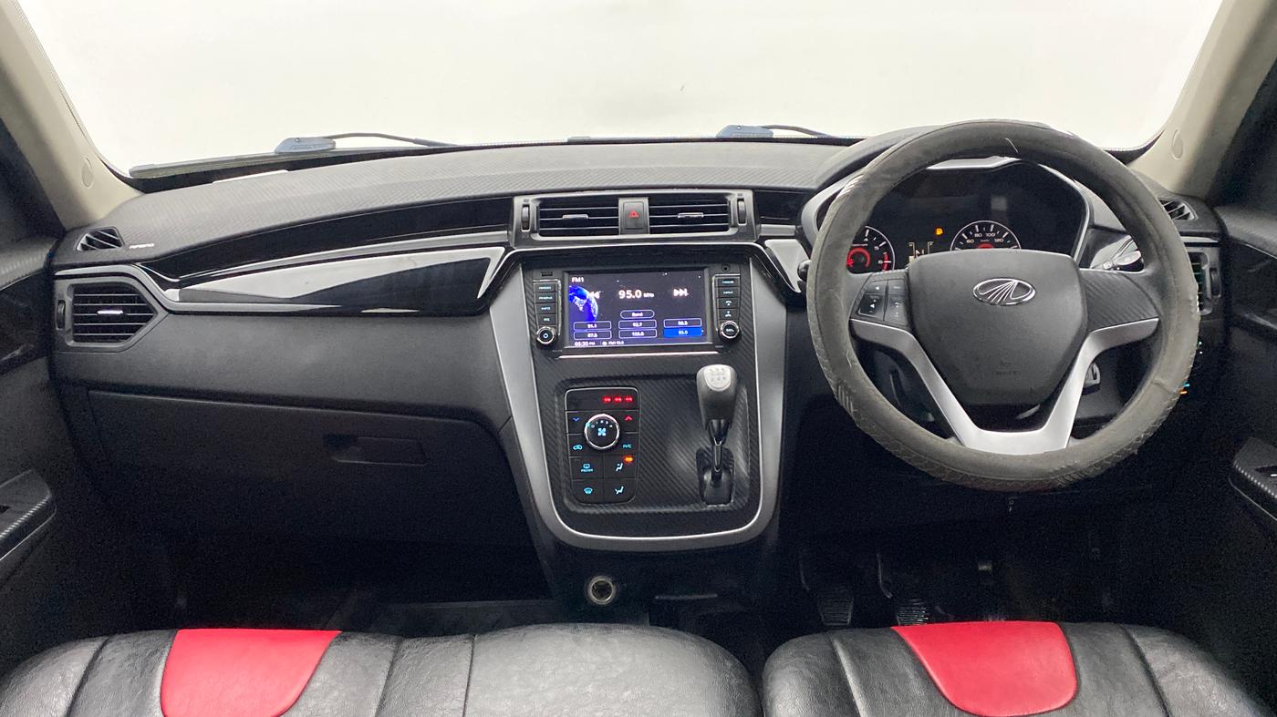 2017 Mahindra KUV 100 NXT K8 6 STR, Petrol, Manual, 27,537 km, Dashboard