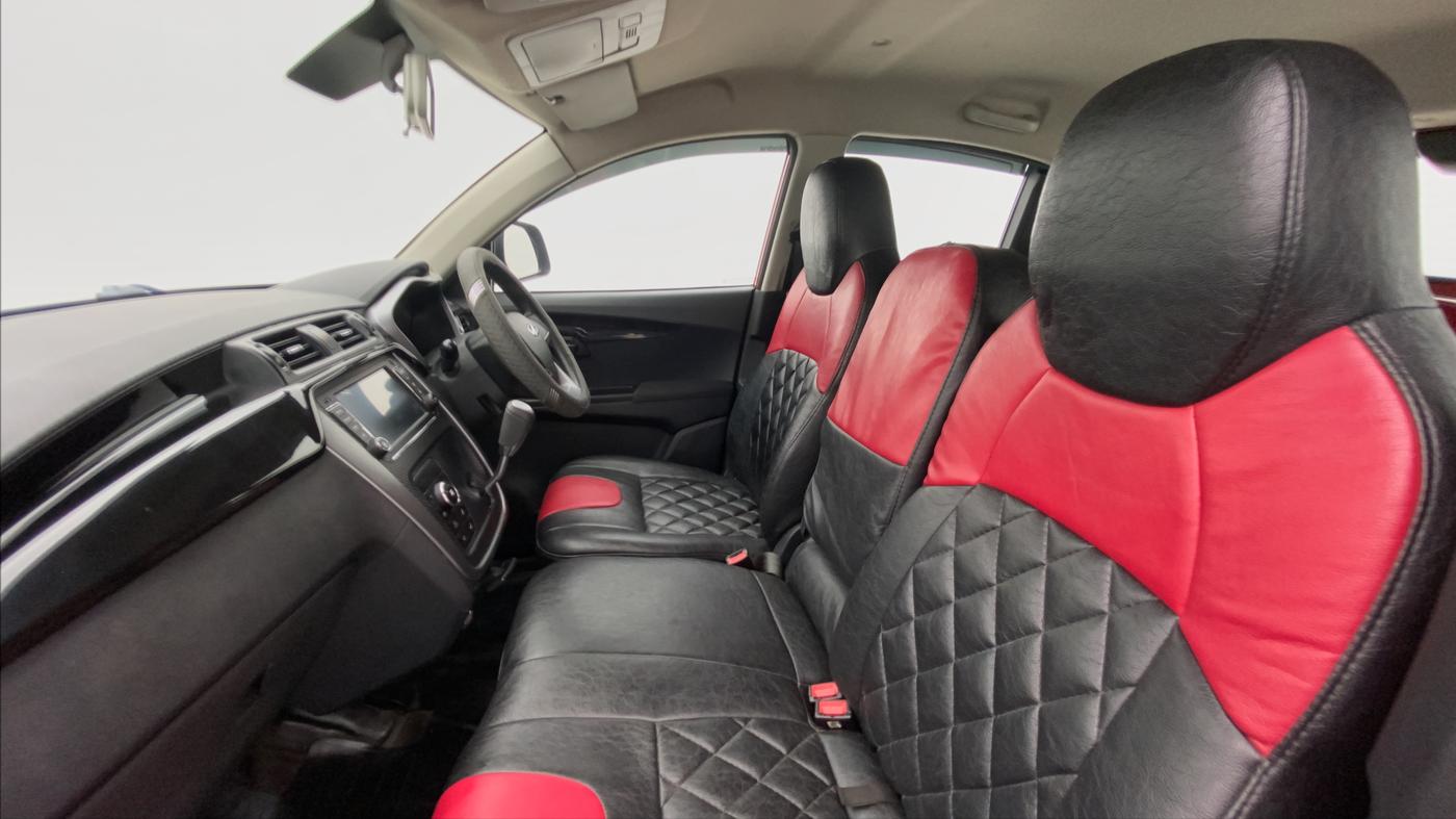 2017 Mahindra KUV 100 NXT K8 6 STR, Petrol, Manual, 27,537 km, Right Side Front Door Cabin
