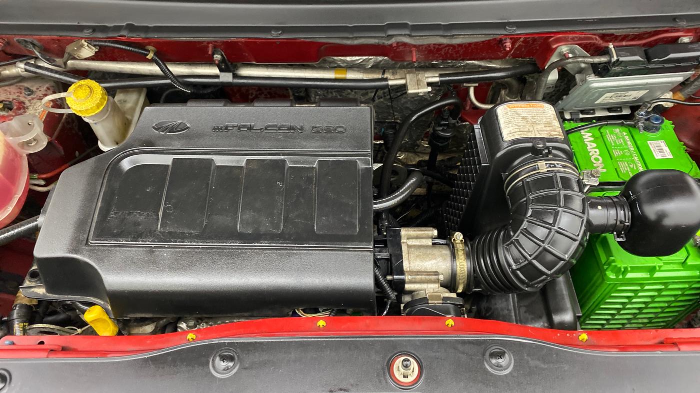 2017 Mahindra KUV 100 NXT K8 6 STR, Petrol, Manual, 27,537 km, Open Bonet